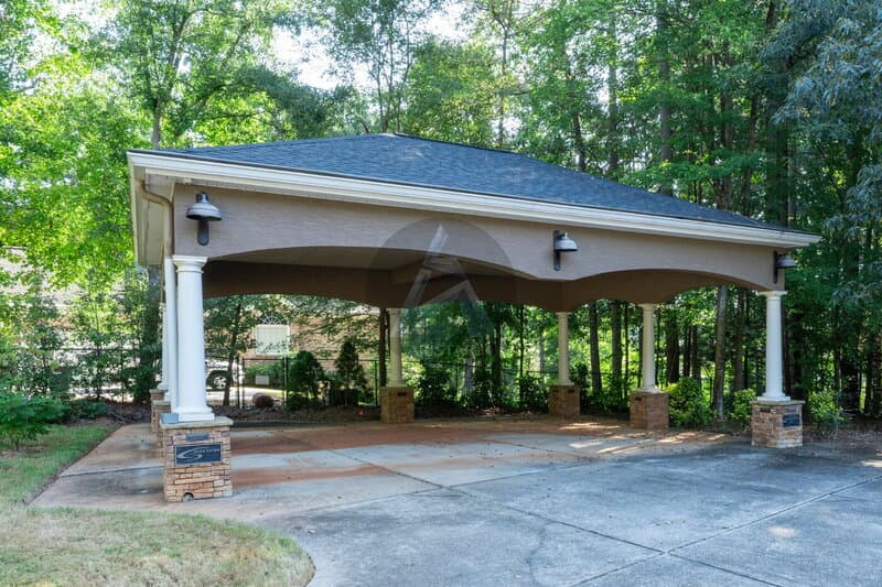 Kennesaw House: 5211 Hadaway Rd NW