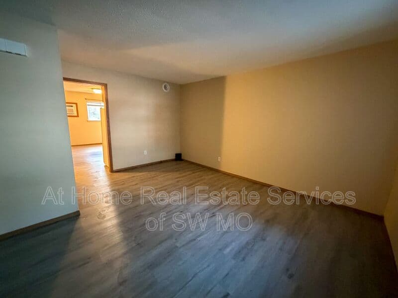 Springfield Condo: 728 E Walnut St