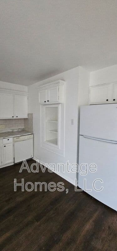 Kansas City House: 7504 E 112th St