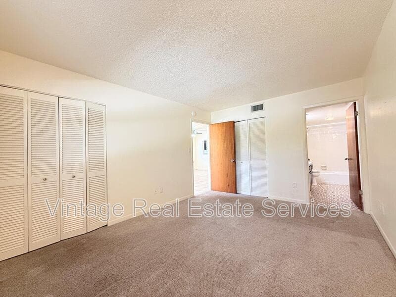 St. Petersburg Apartment: 3301 58th Ave S