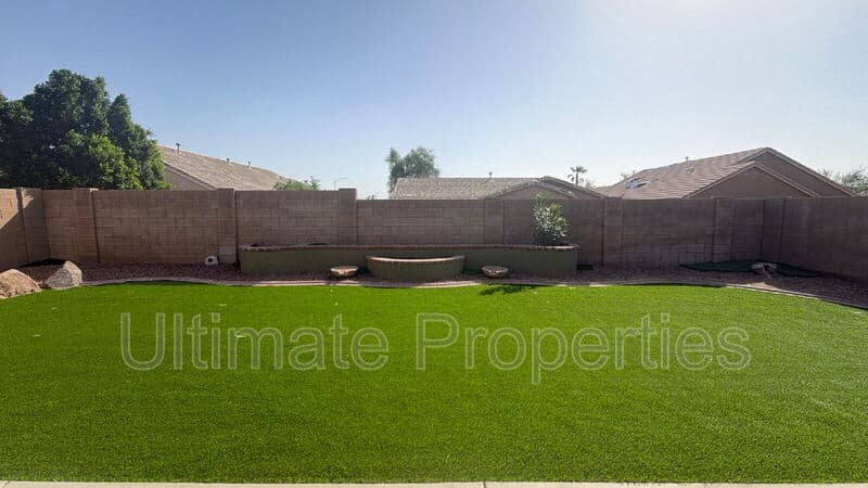 Avondale House: 3439 N 126th Dr