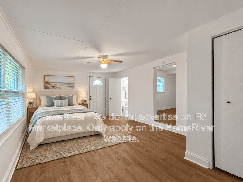 Jacksonville House: 1942 Brookview Dr S