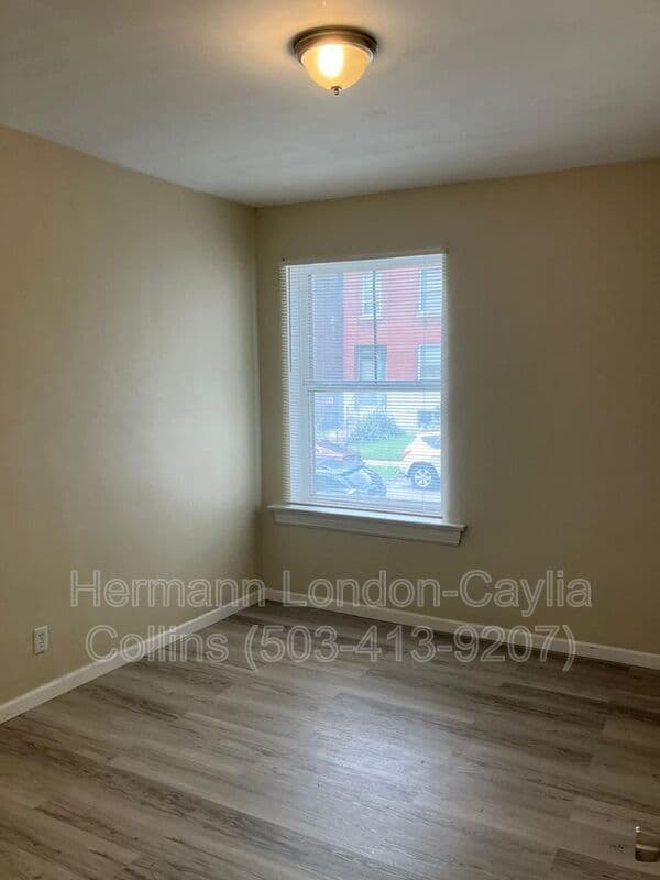 Saint Louis House: 4920 Wise Ave