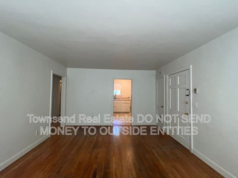 Fayetteville House: 507 Martine Rd.