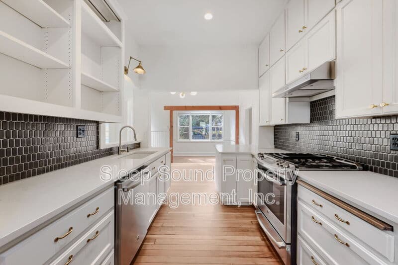 Portland House: 1912 NE 11th Ave