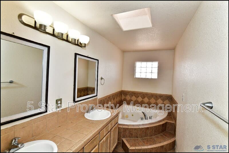El Paso House: 6372 Franklin Ridge Dr !!