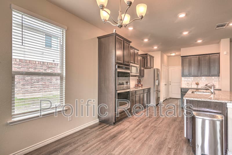 Killeen House: 5300 Primavera Lane