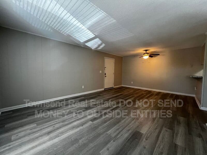 Fayetteville House: 5853-H Century Oaks Drive