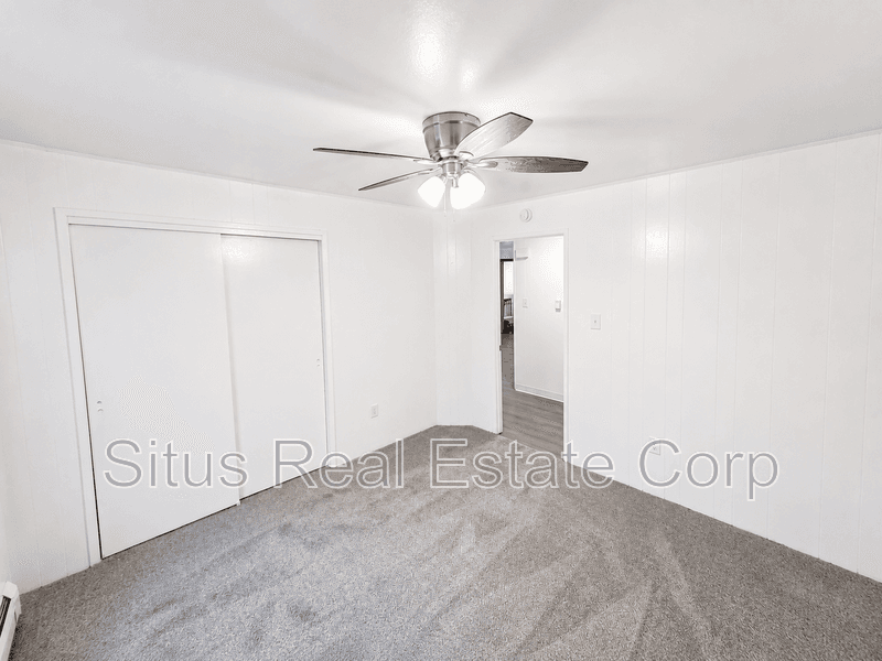 Lakewood House: 1330 Zephyr St.