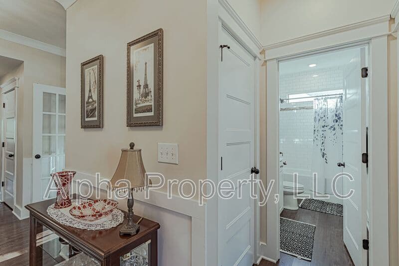 Greenville House: 14 Burl Ct