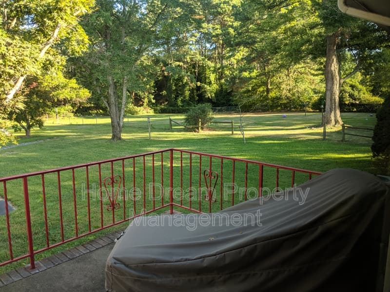 Fredericksburg House: 1401 Bragg Road A1