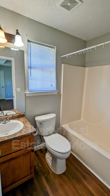 Hinesville House: 103 Angie St