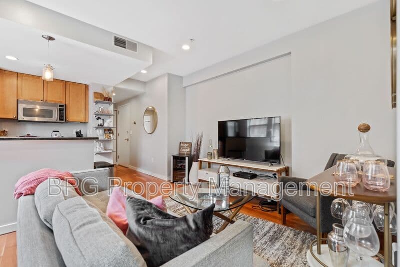 Washington Condo: 2535 13th ST. NW