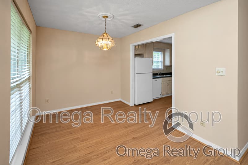 Mobile House: 4267 Springview Dr