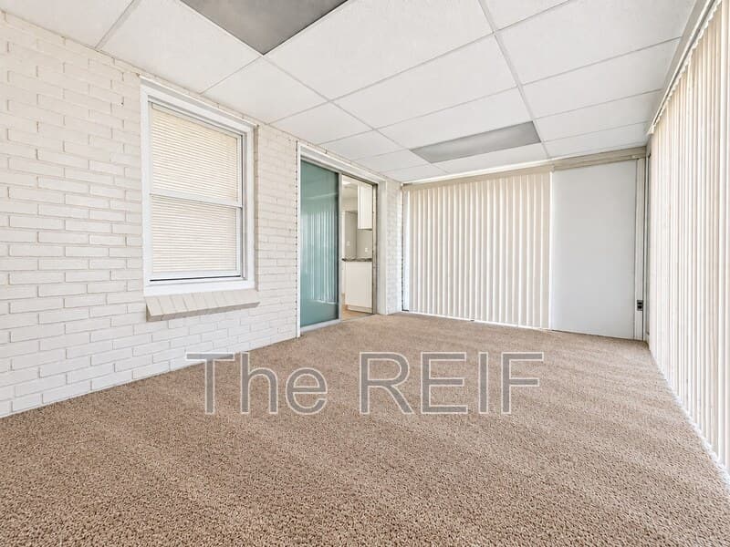 Detroit House: 17712 Lenore Avenue