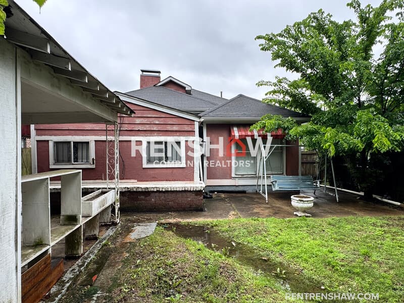 Memphis House: 1114 Azalia St