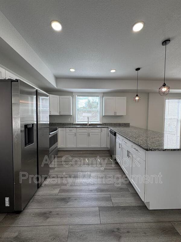 Lakeland House: 1044 W Lime St.