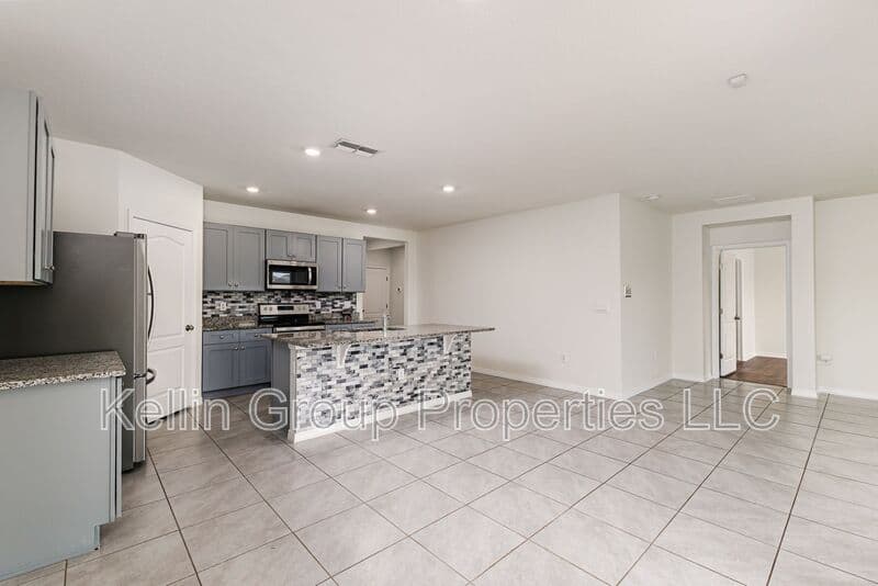 Haines City House: 972 Serchio St