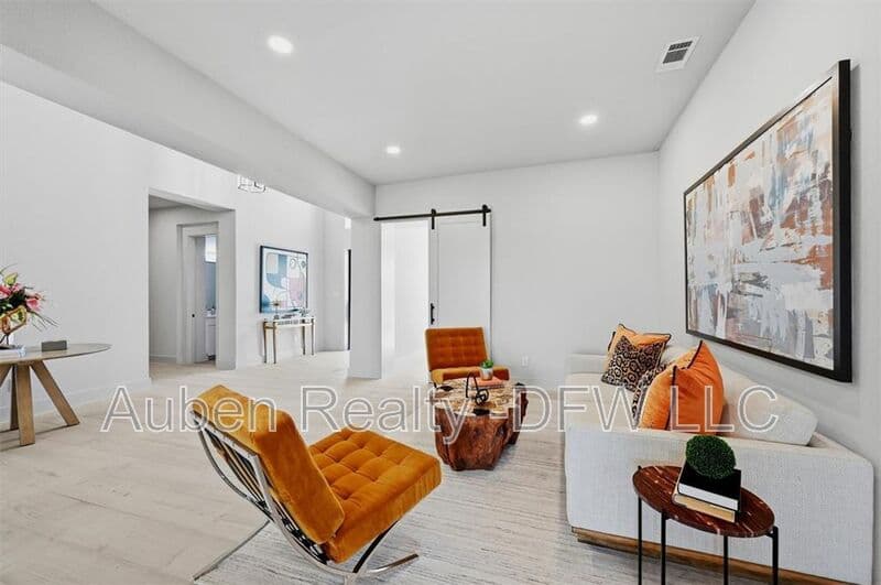 Anna House: 2284 County Rd 222