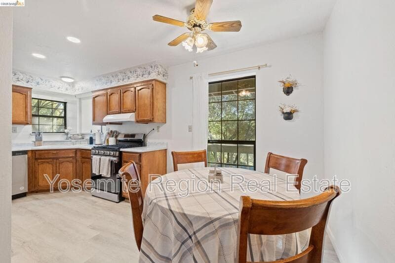 Groveland House: 20790 Ferretti Road