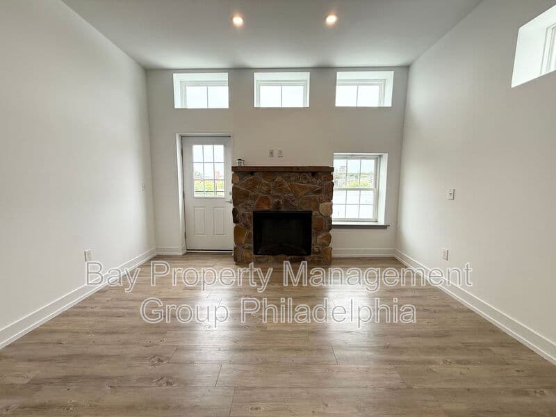 Norristown Condo: 221 W Main St