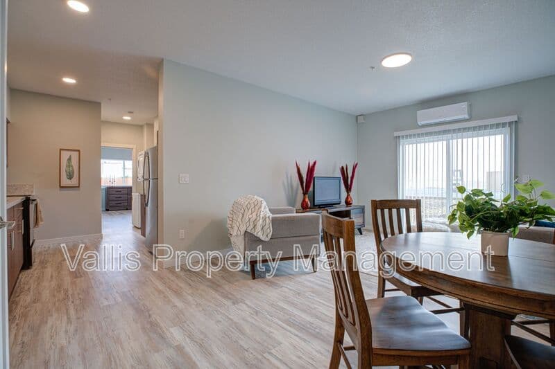 Molalla Condo: 13001 S Crompton Lane