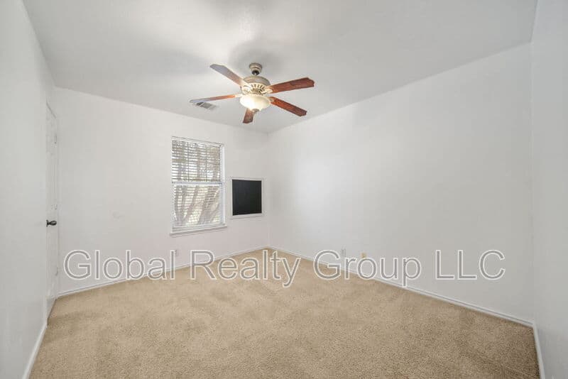 Cibolo House: 124 Rustic Tr