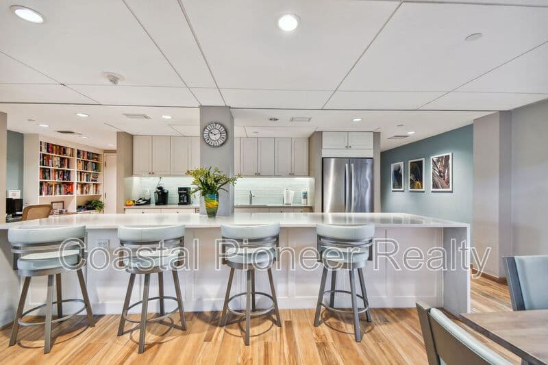 Sarasota Condo: 101 Benjamin Franklin Dr