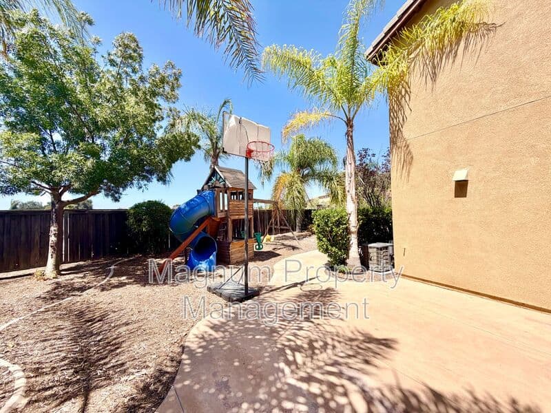 Temecula House: 46383 Vianne Ct