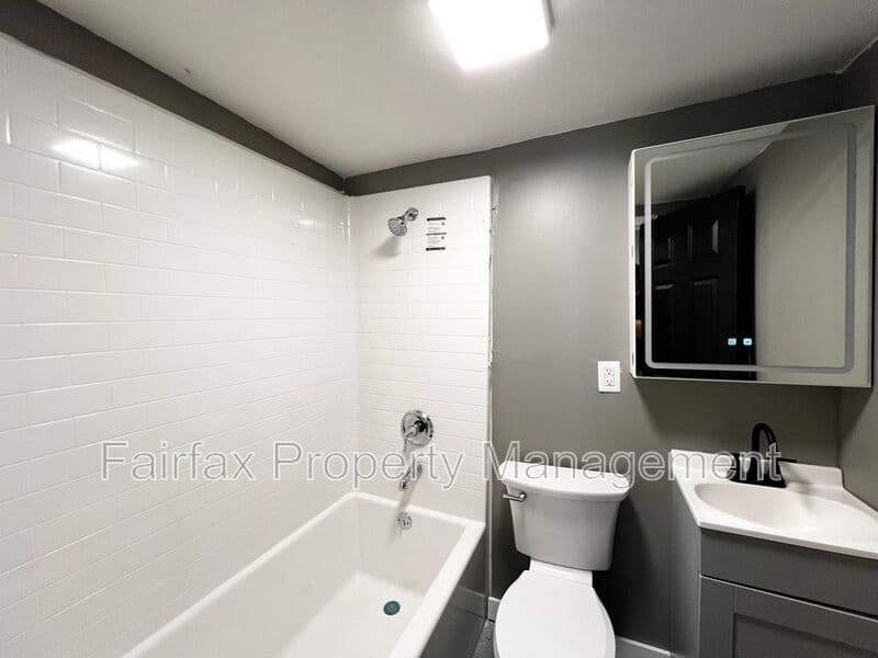 Durham House: 2308 Nebo St