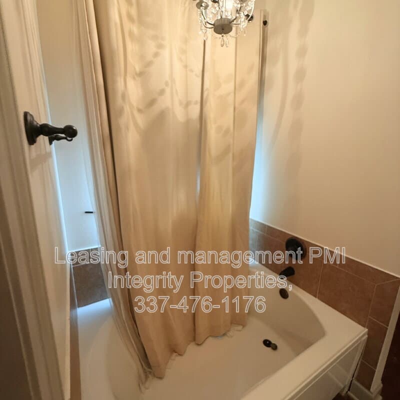 Baton Rouge House: 10931 Grace Lane