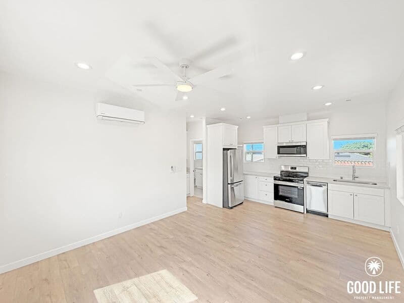 San Diego House: 5108 Savannah St