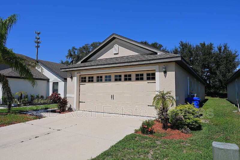Lakeland House: 2238 Caspian Dr