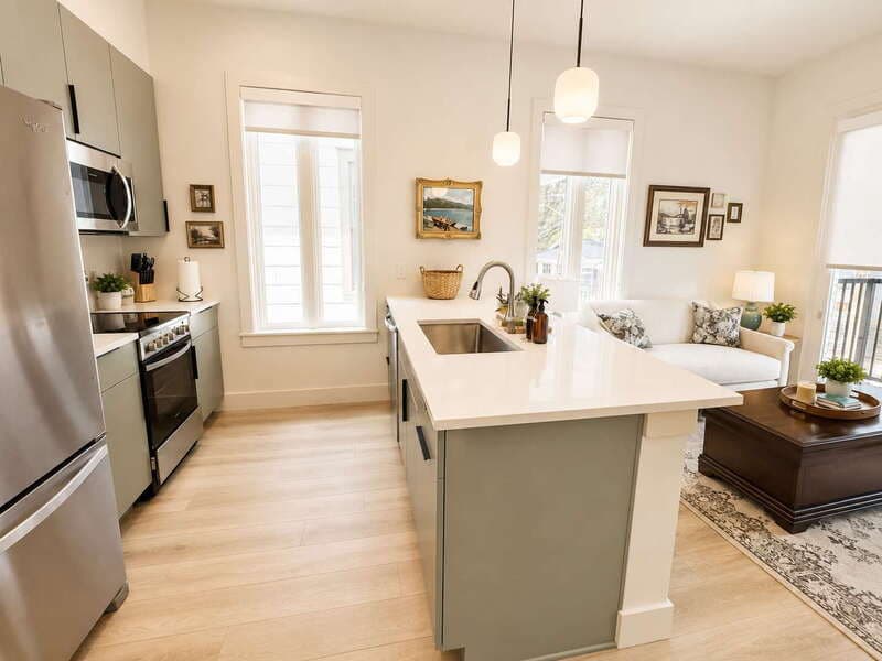 Savannah Condo: 2613 Montgomery Street