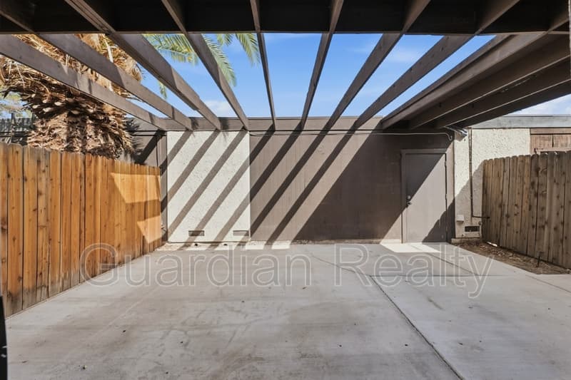 Las Vegas Townhome: 3251 Longford Way