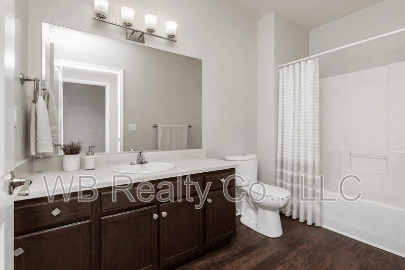 Grimes Condo: 1951 N James St