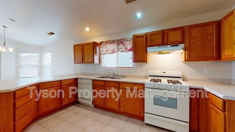 Rio Rancho House: 3422 Stony Meadows Cir NE