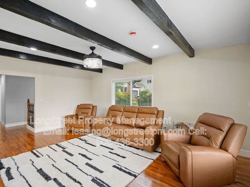 Portland House: 2812 NE Bryant St