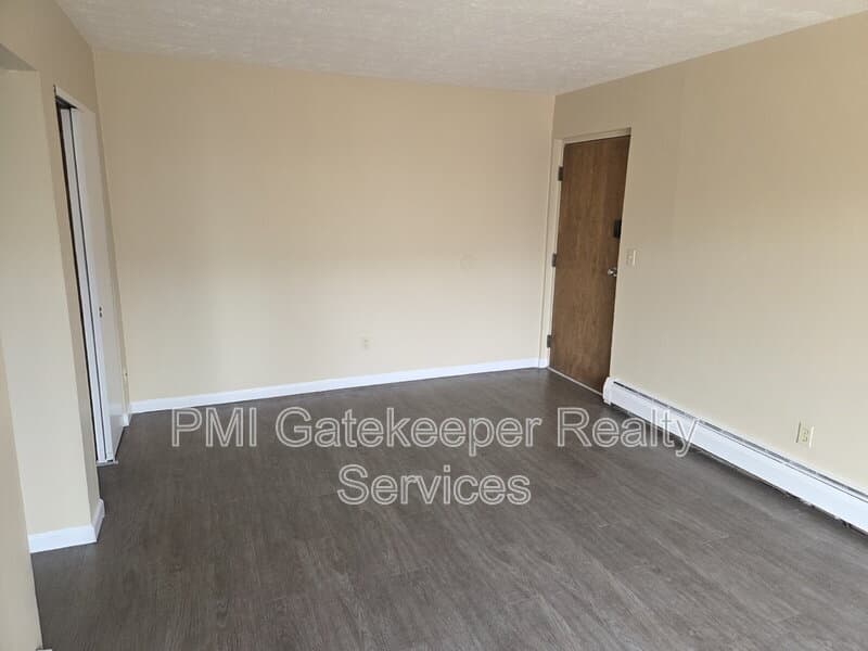 Cincinnati Condo: 2459 Montana Avenue