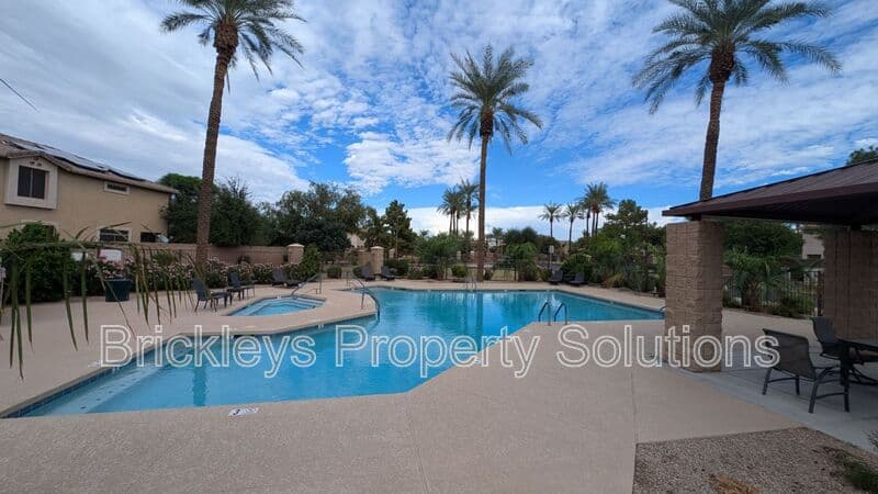 Chandler House: 1311 E Marlin Dr