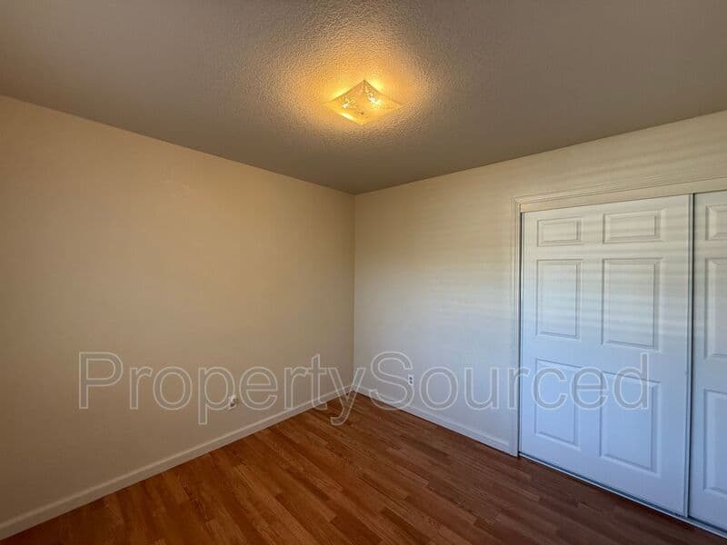 Lathrop House: 15050 Hollyhock Ct