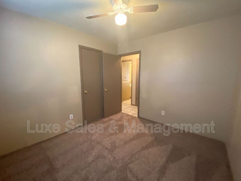 Midwest City House: 602 Royal Ave