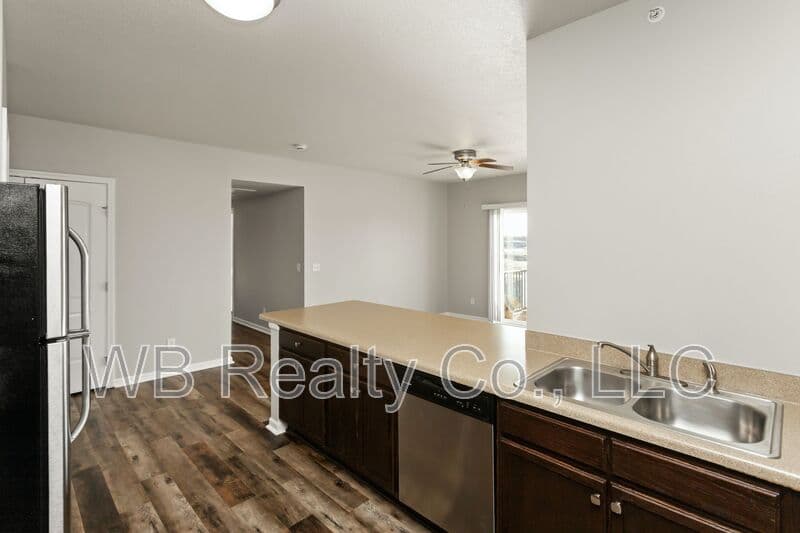 Grimes Condo: 1951 N James St