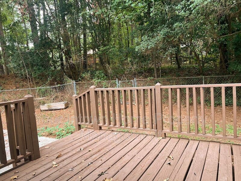 Decatur House: 4454 Blackbirch Lane