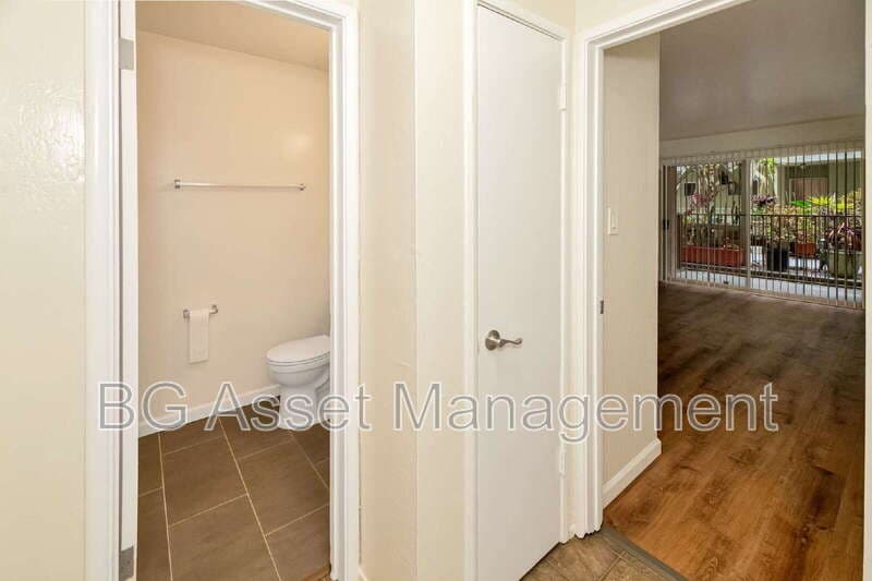 Oakland Condo: 3600 Dimond Avenue