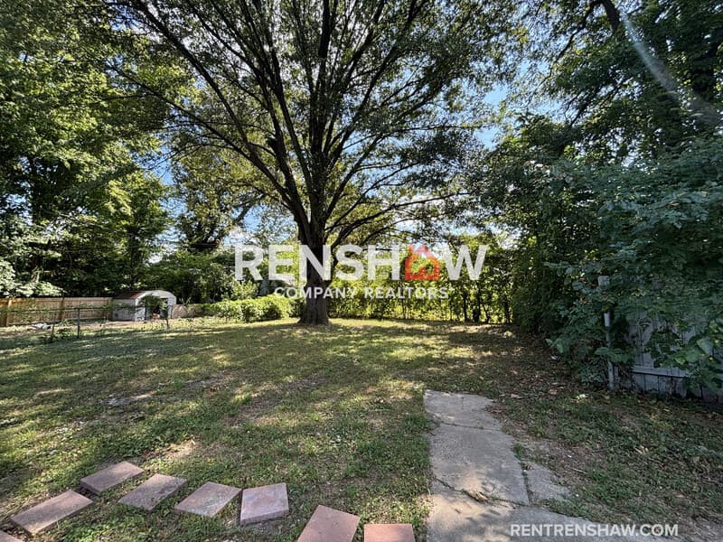 Memphis House: 1571 E Mclemore Ave