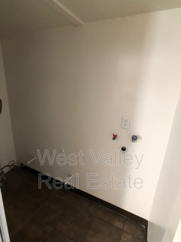 Taft Condo: 396 Adams Street