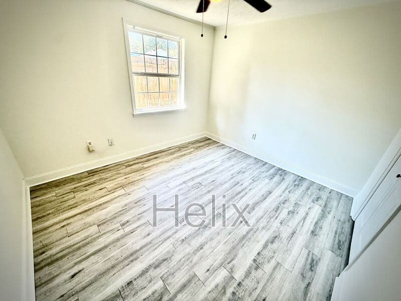 Madison House: 102 Channel Ln