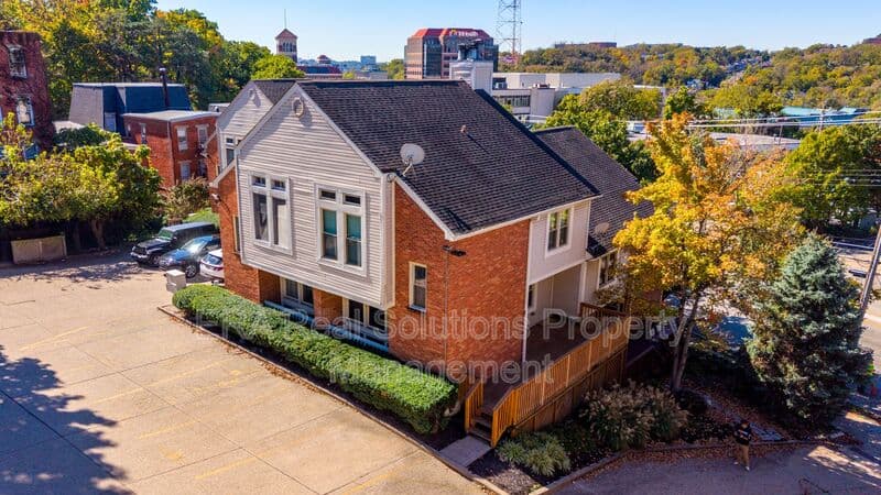 Cincinnati House: 2126 Gilbert Ave.