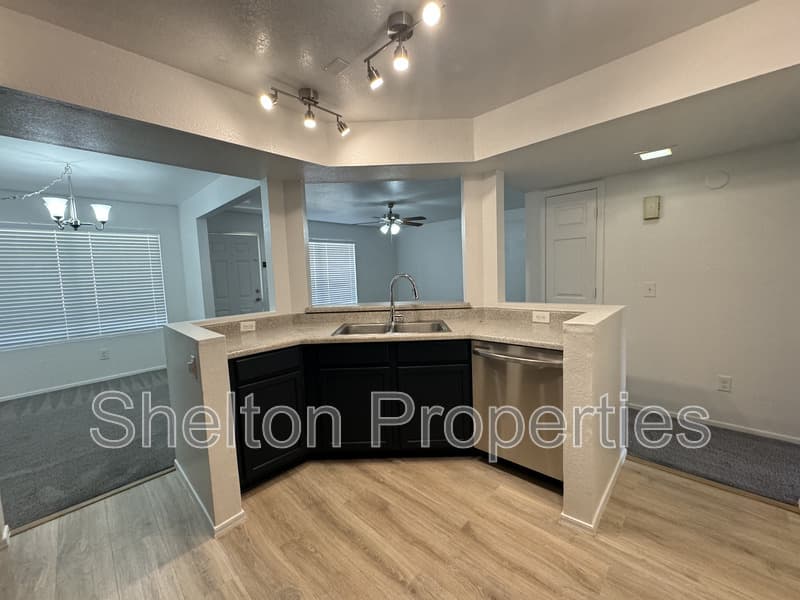 Mesa Condo: 1331 W Baseline Rd, 242